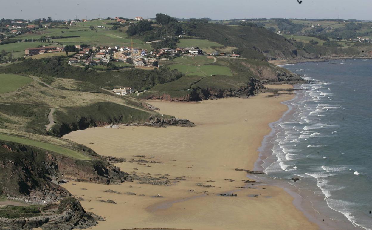 La playa de Xivares, en una imagen de archivo.