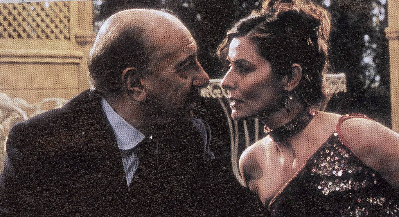 La película fue rodada principalmente en Gijón, Oviedo y diversas zonas de Asturias. Otra obra maestra dirigida por Jose Luis Garcí, tuvo varias nominaciones a los Goya pero no resultó ganadora en ninguna. 