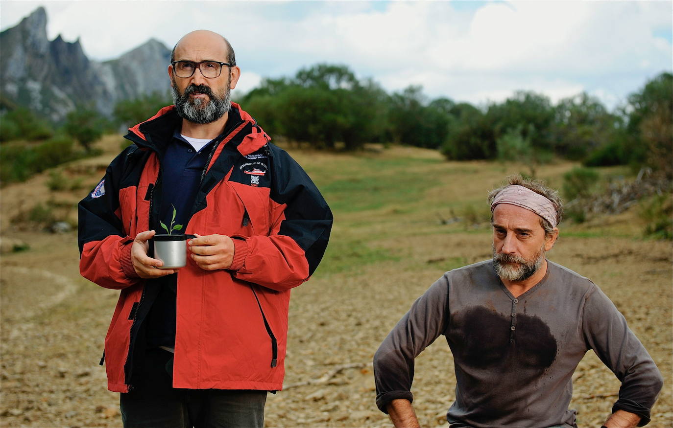 Protagonizada por Javier Cámara y Gonzalo de Castro, la película fue dirigida y escrita por el asturiano Tom Fernández, buscando transmitir un importante mensaje ecológico que se remarca en todos los aspectos de la historia. La película se rodó principalmente en la zona del Camino Real del Puerto de la Mesa, un sendero de largo recorrido que unía Asturias con León.