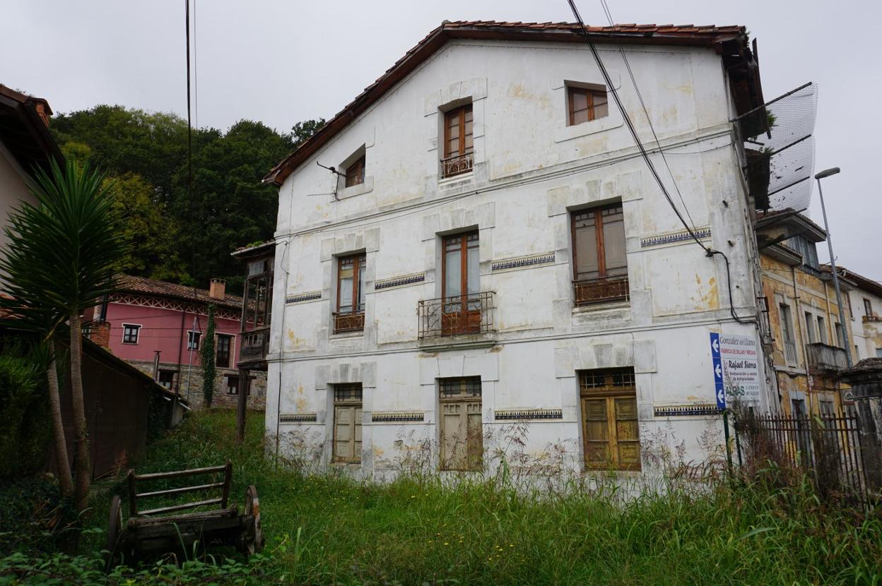 El antiguo cuartel de El Castañéu es el inmueble donde el Ayuntamiento ubicará la escuela de 0 a 3. 