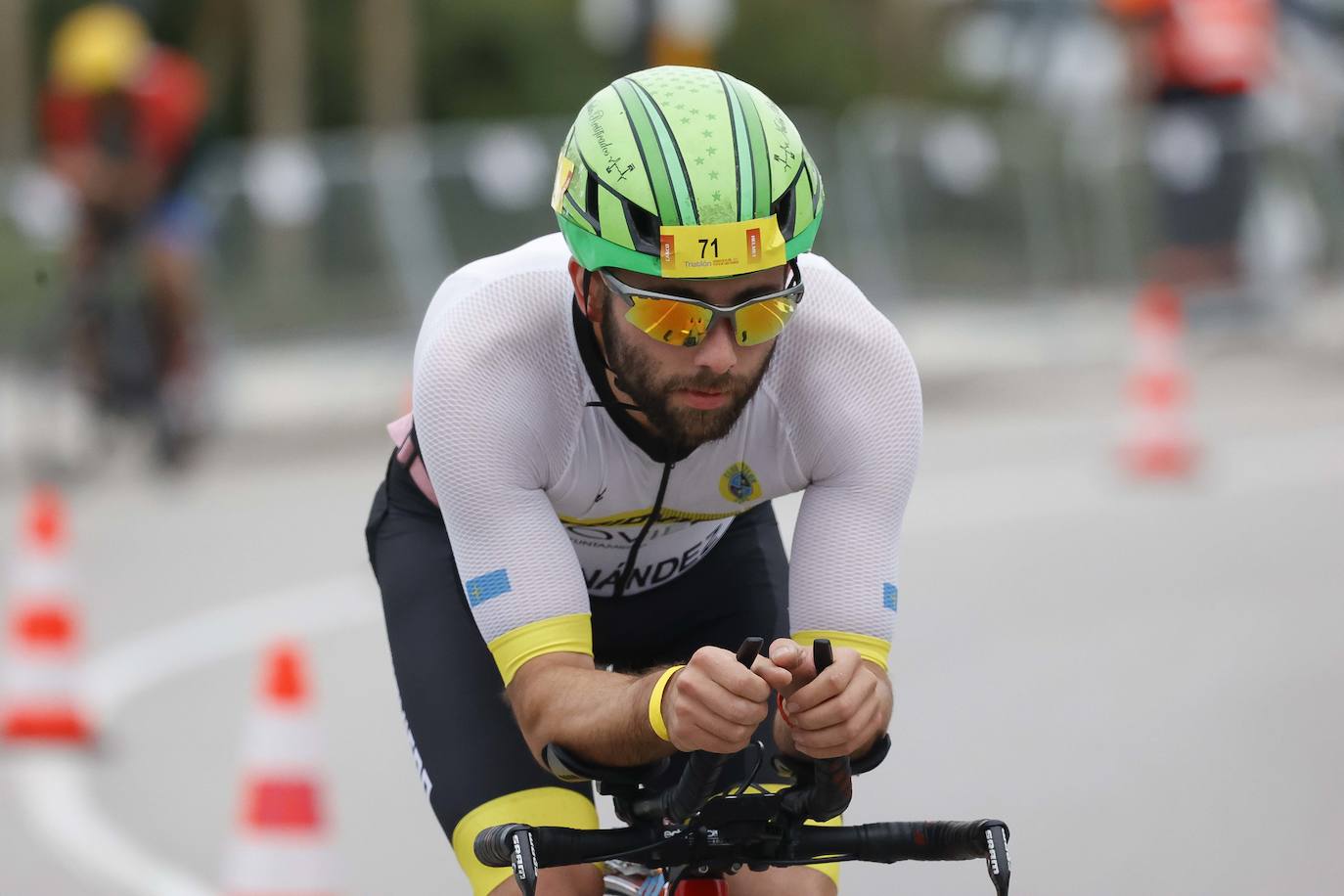 Fotos: Medio millar de participantes en el II Triatlón Ciudad de Gijón