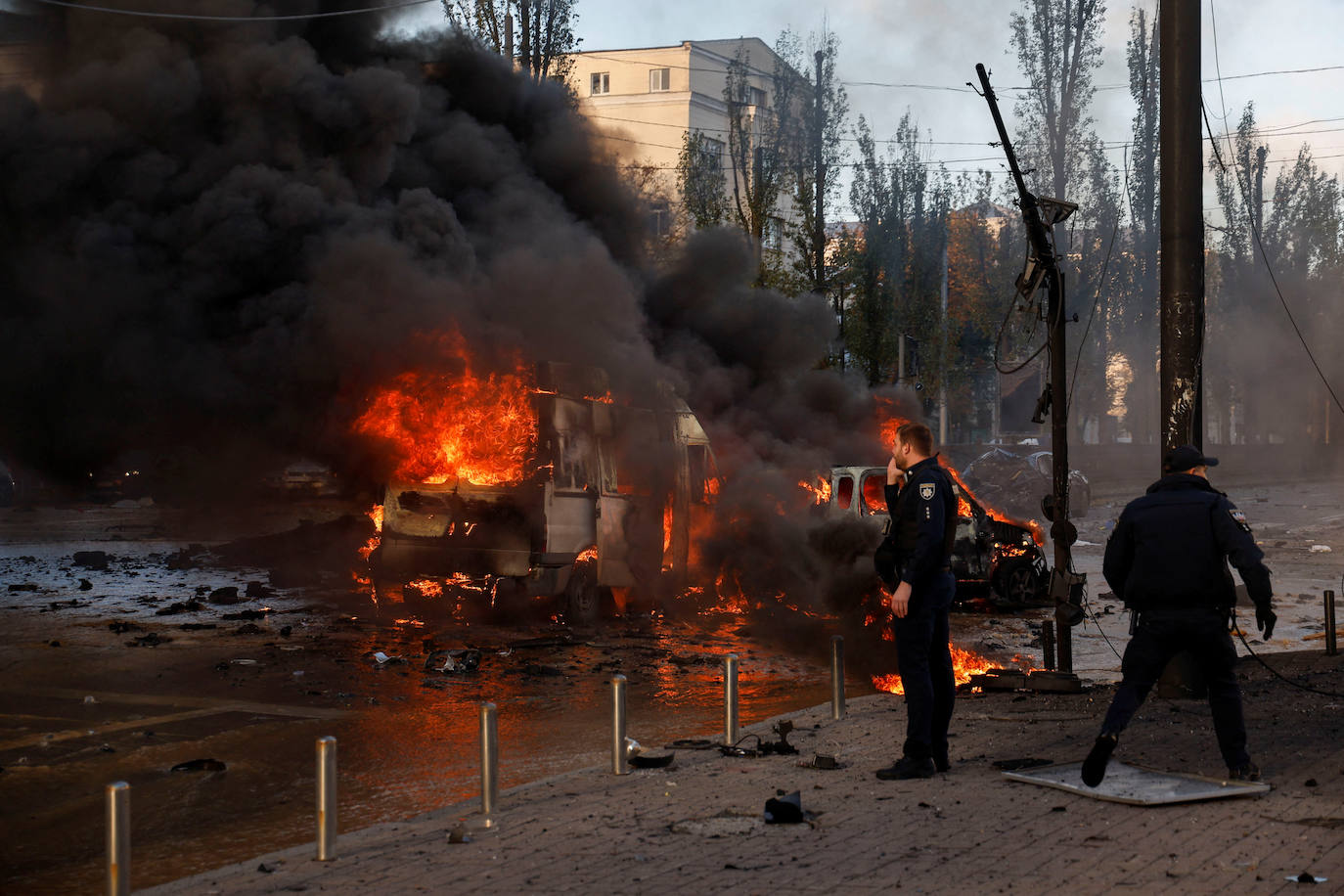 Fotos: Rusia ataca el centro de Kiev en el primer bombardeo sobre la capital desde hace meses