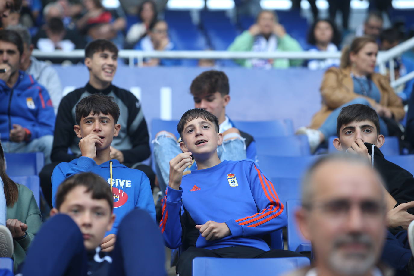 Fotos: ¿Estuviste en el Real Oviedo - Huesca en el Carlos Tartiere?¡Búscate!