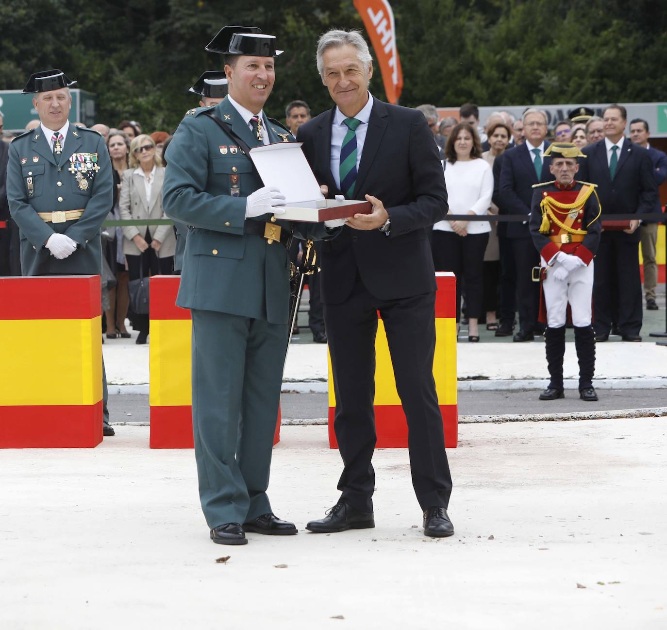 Fotos: La Guardia Civil de Gijón celebra el Pilar