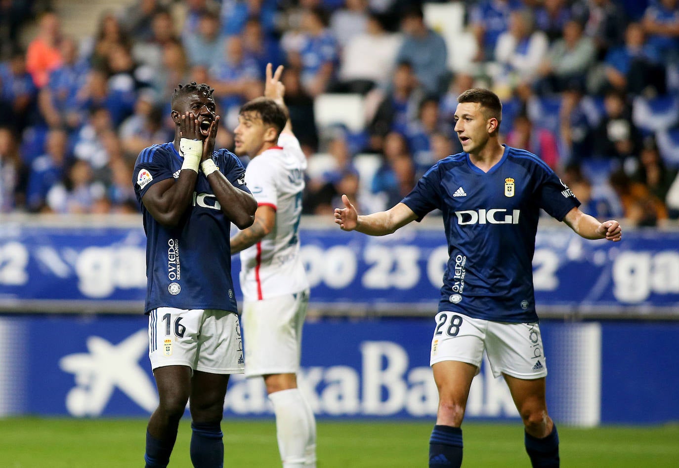 Fotos: Las mejores jugadas del Real Oviedo 0-1 Huesca