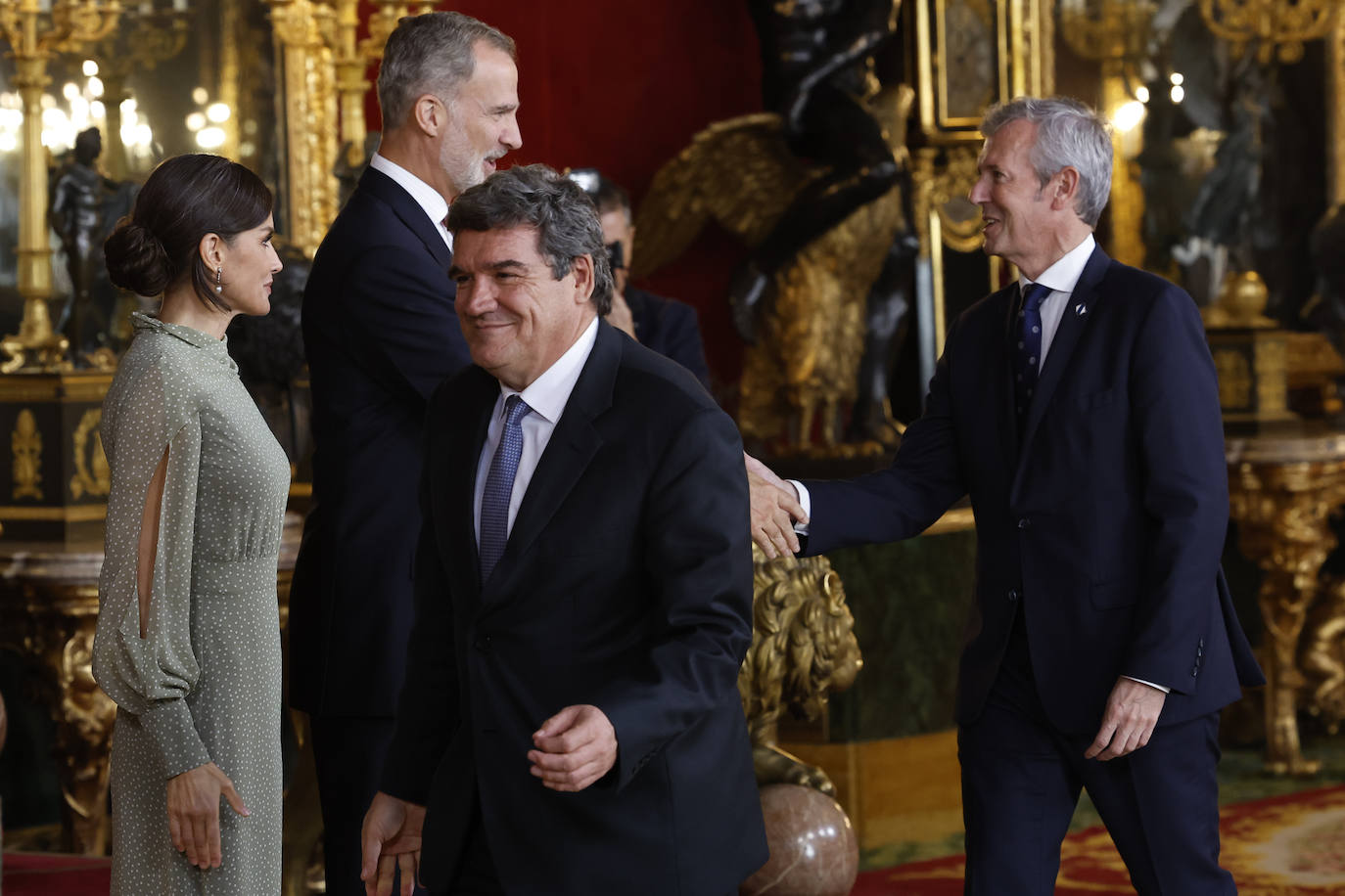 Fotos: Así ha sido la recepción a las autoridades en el Palacio Real