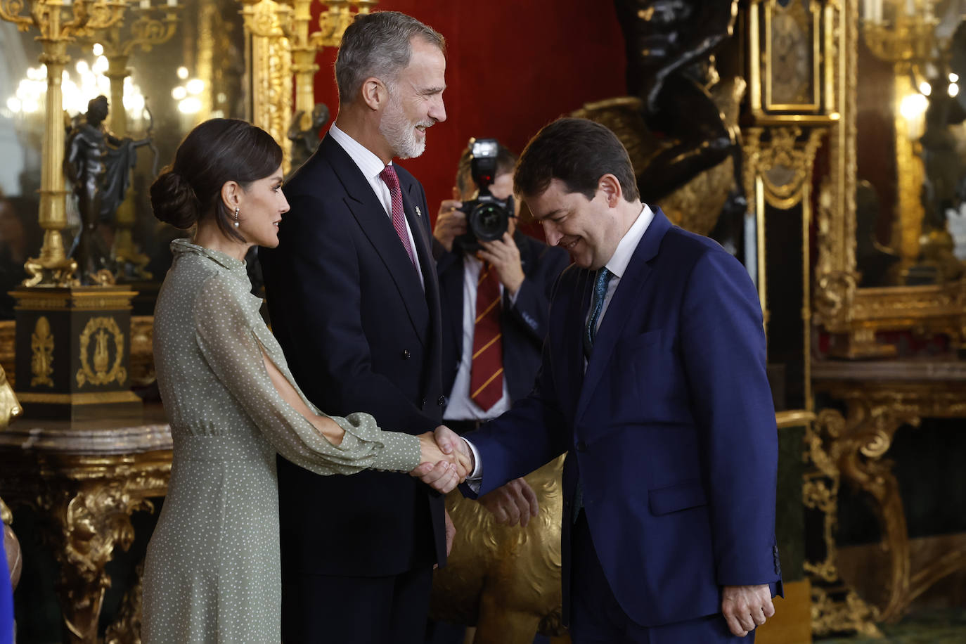 Fotos: Así ha sido la recepción a las autoridades en el Palacio Real