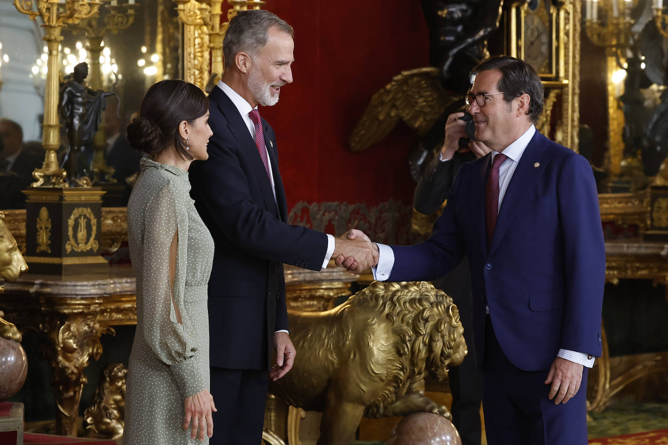Fotos: Así ha sido la recepción a las autoridades en el Palacio Real