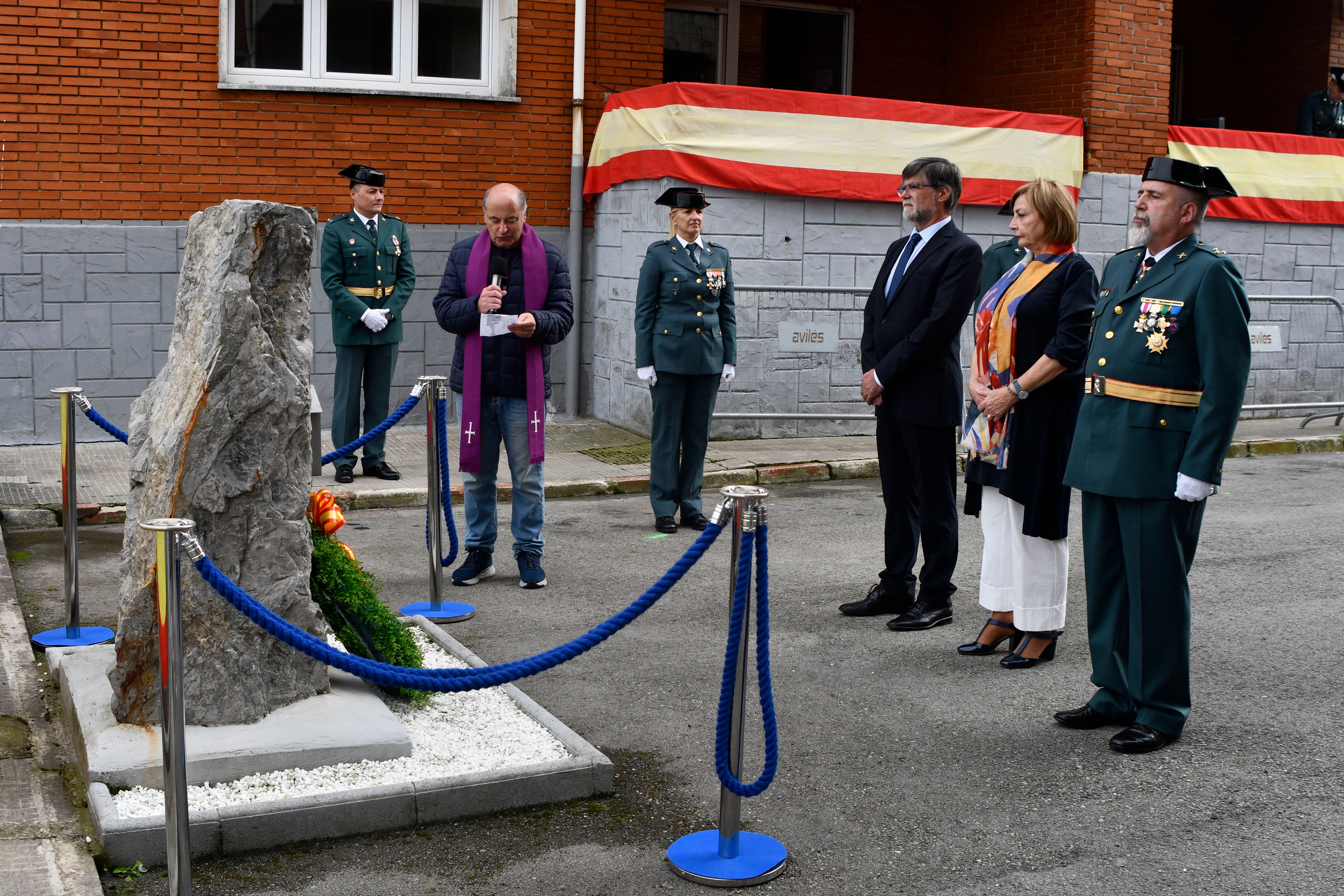 Fotos: La Guardia Civil festeja el Pilar en Bustiello
