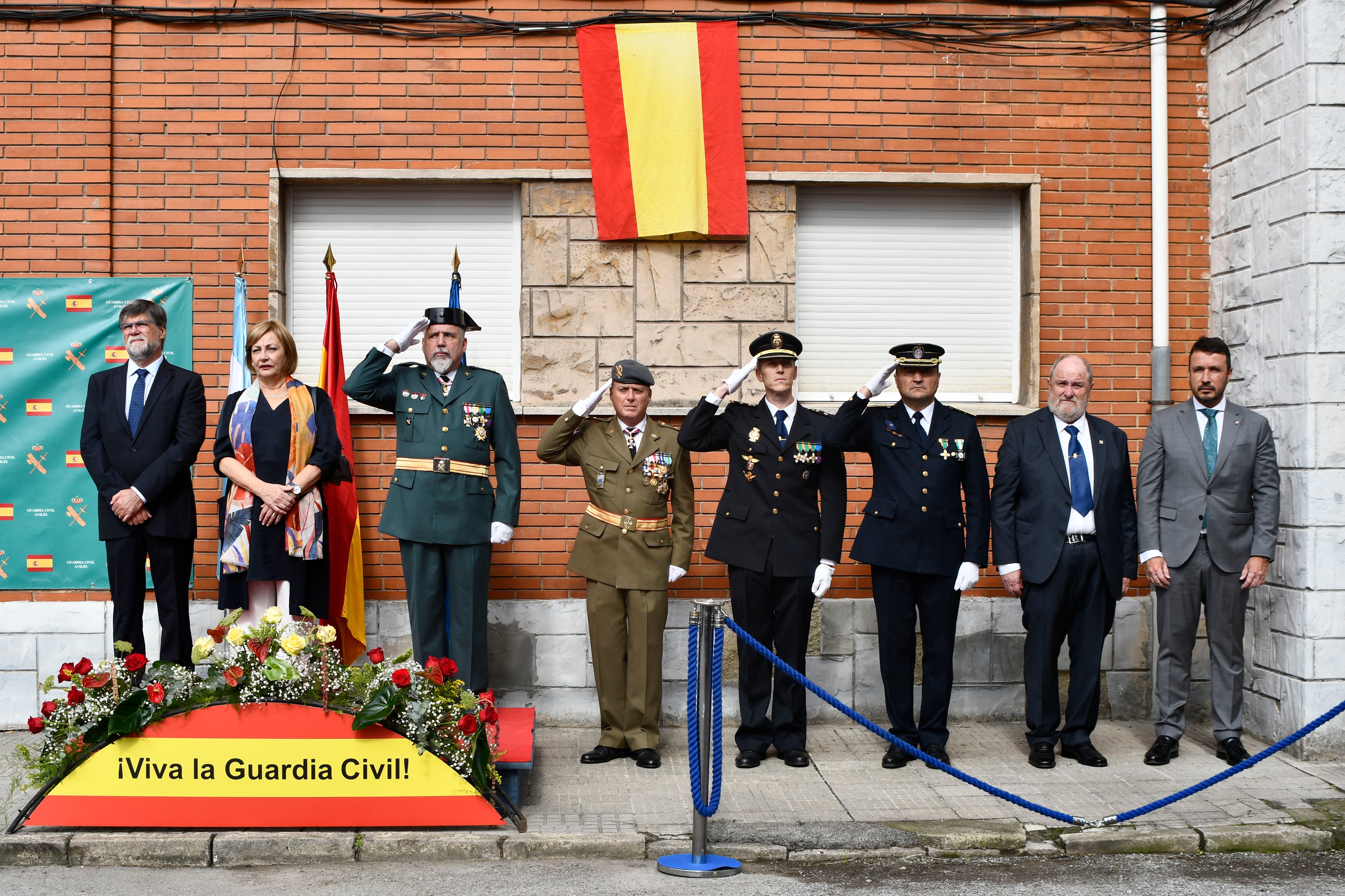 Fotos: La Guardia Civil festeja el Pilar en Bustiello