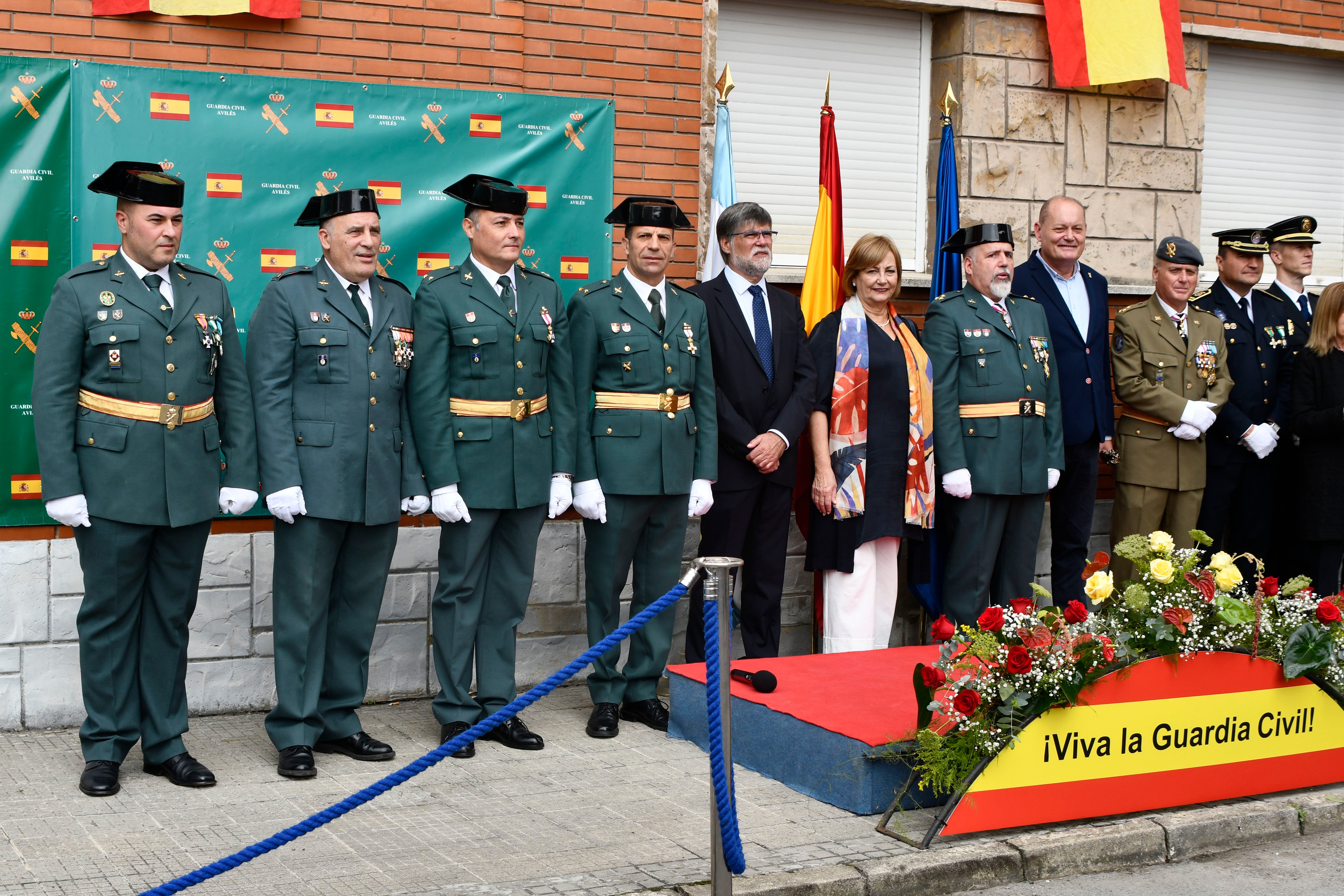 Fotos: La Guardia Civil festeja el Pilar en Bustiello