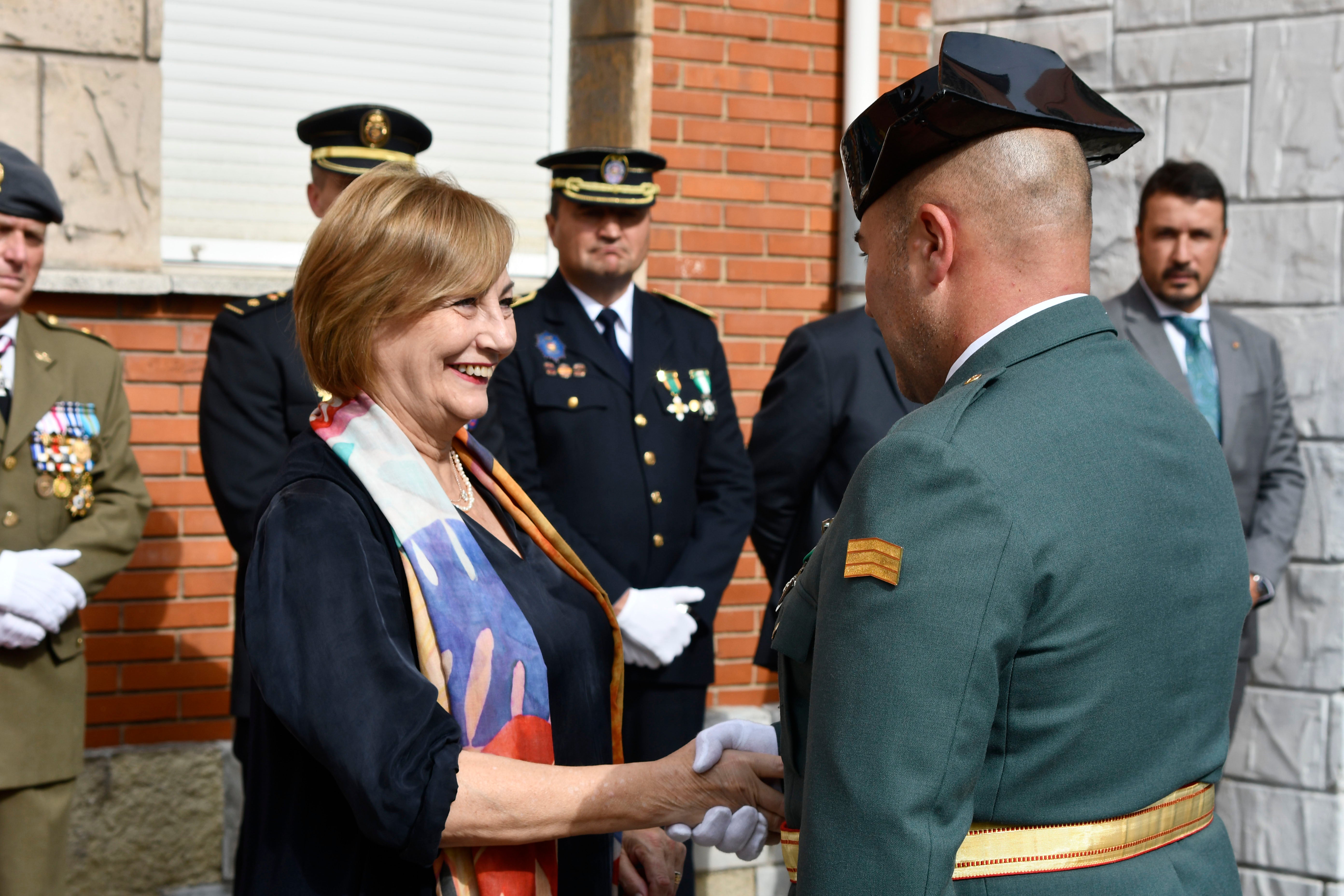 Fotos: La Guardia Civil festeja el Pilar en Bustiello
