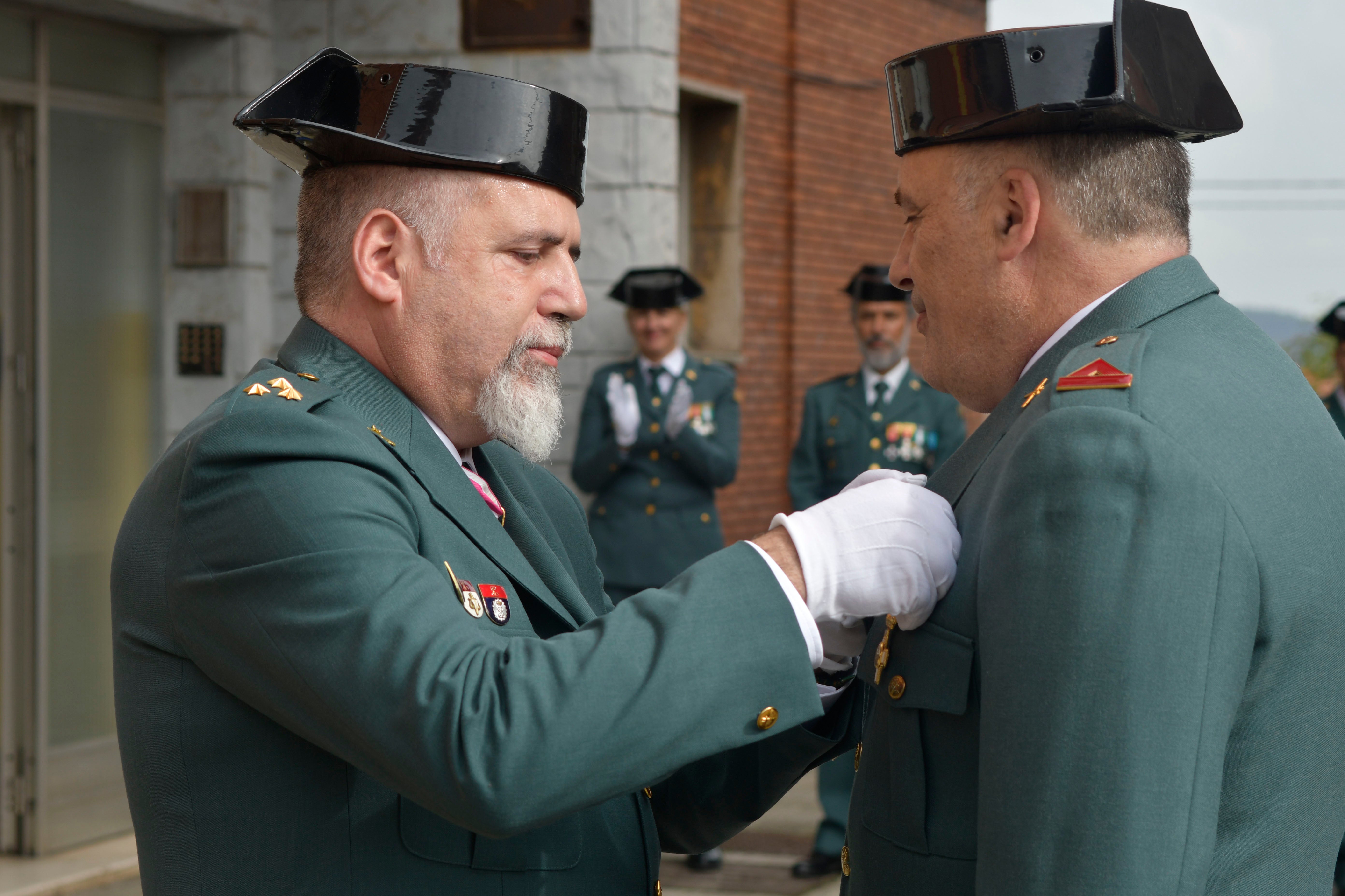 Fotos: La Guardia Civil festeja el Pilar en Bustiello