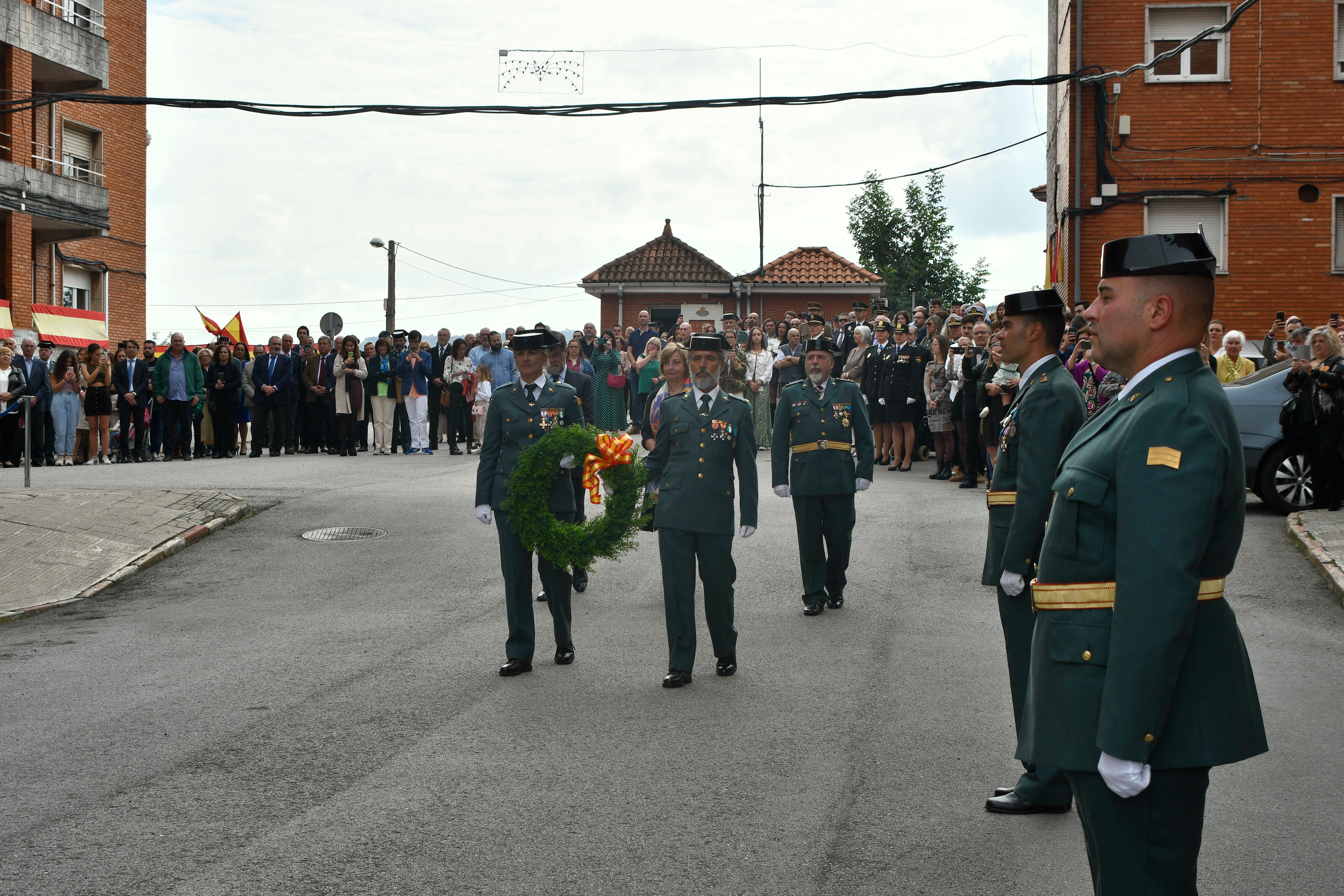 Fotos: La Guardia Civil festeja el Pilar en Bustiello