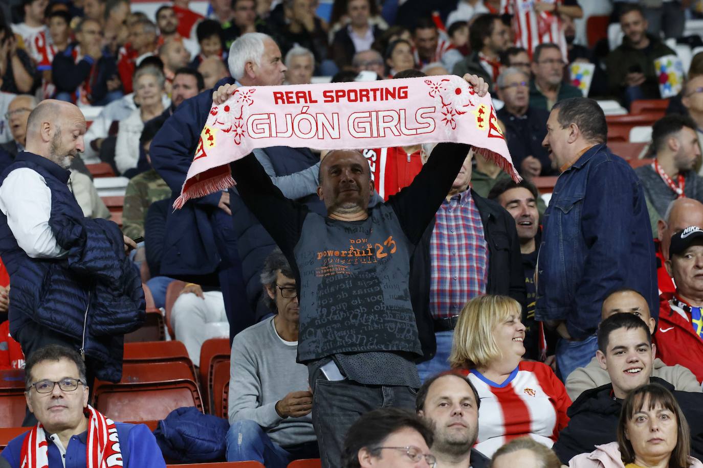 Fotos: ¿Estuviste en el Sporting - Eibar? ¡Búscate!