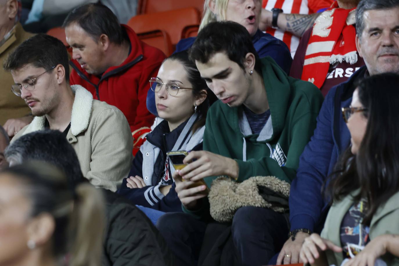 Fotos: ¿Estuviste en el Sporting - Eibar? ¡Búscate!