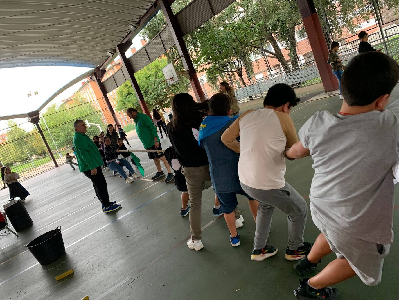 Fotos: El colegio Noega celebra un magüestu muy especial