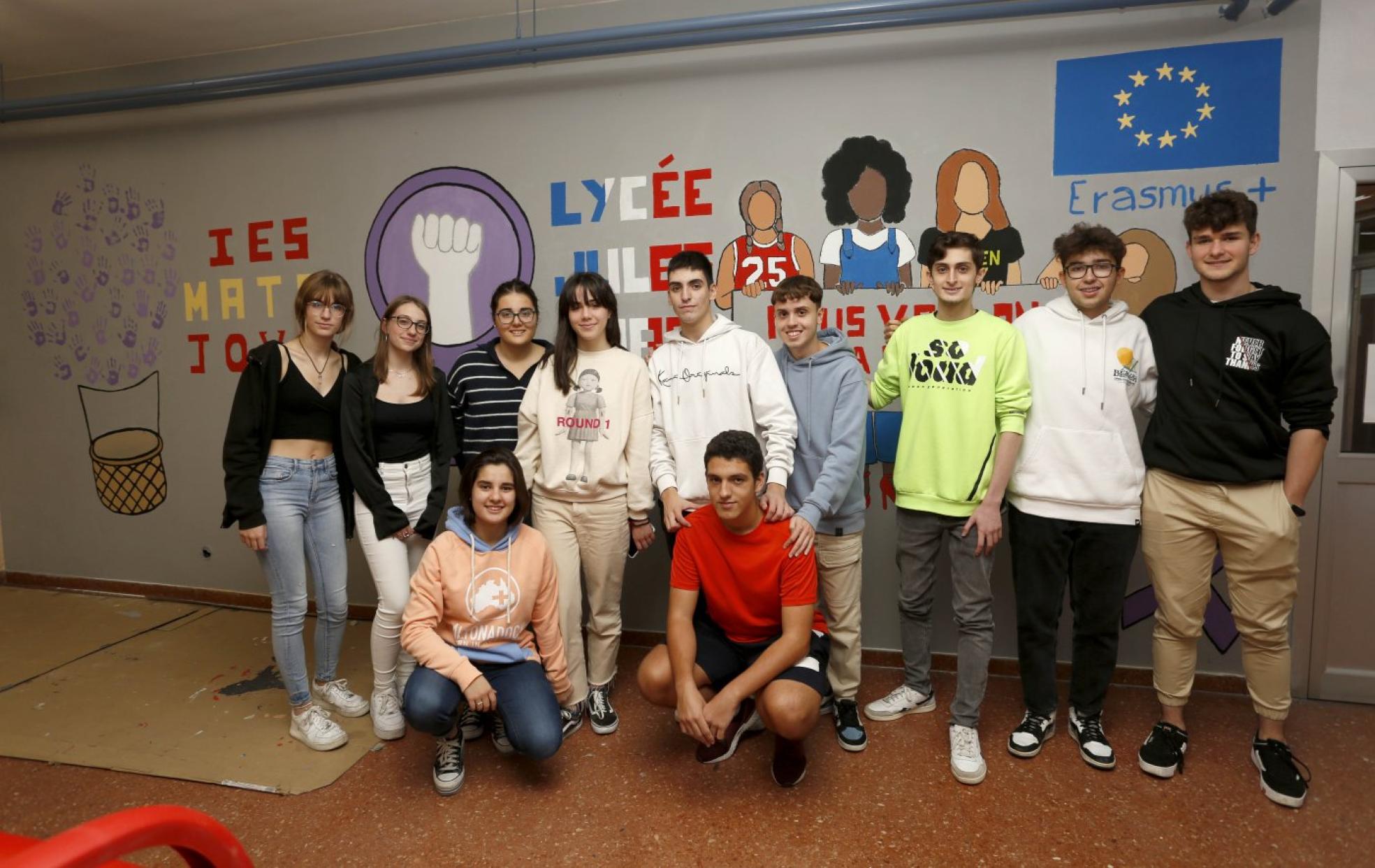 Los alumnos participantes. Andrea Sánchez, Irene Fernández, Elvira González, Adriana Boto, Hugo Alonso, Adrián Lojo, Alejandro Gancedo, Jairo Patallo y Miguel Fernández Blanco.Agachados, 