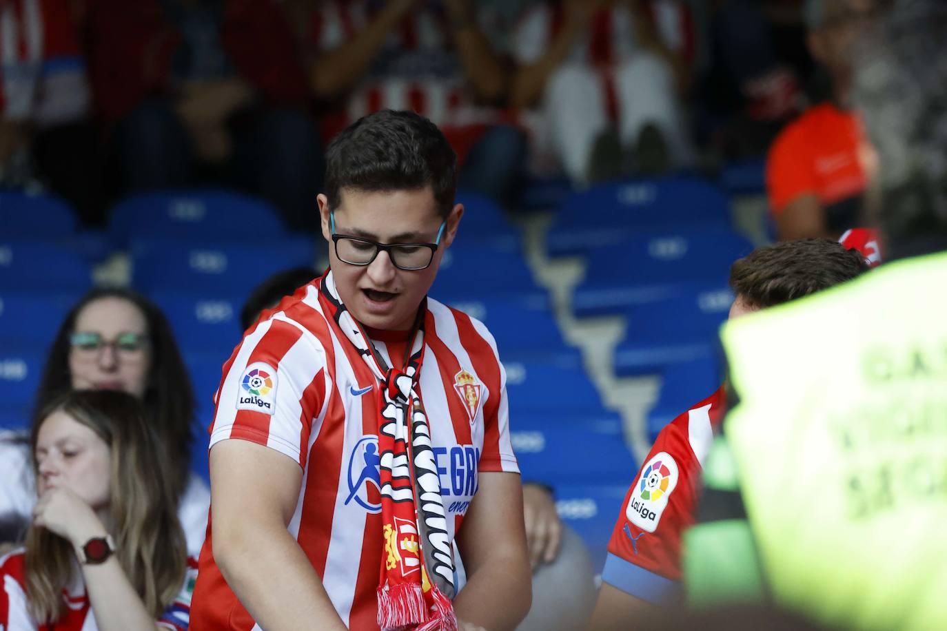 Fotos: ¿Estuviste en el Alavés - Sporting? ¡Búscate!