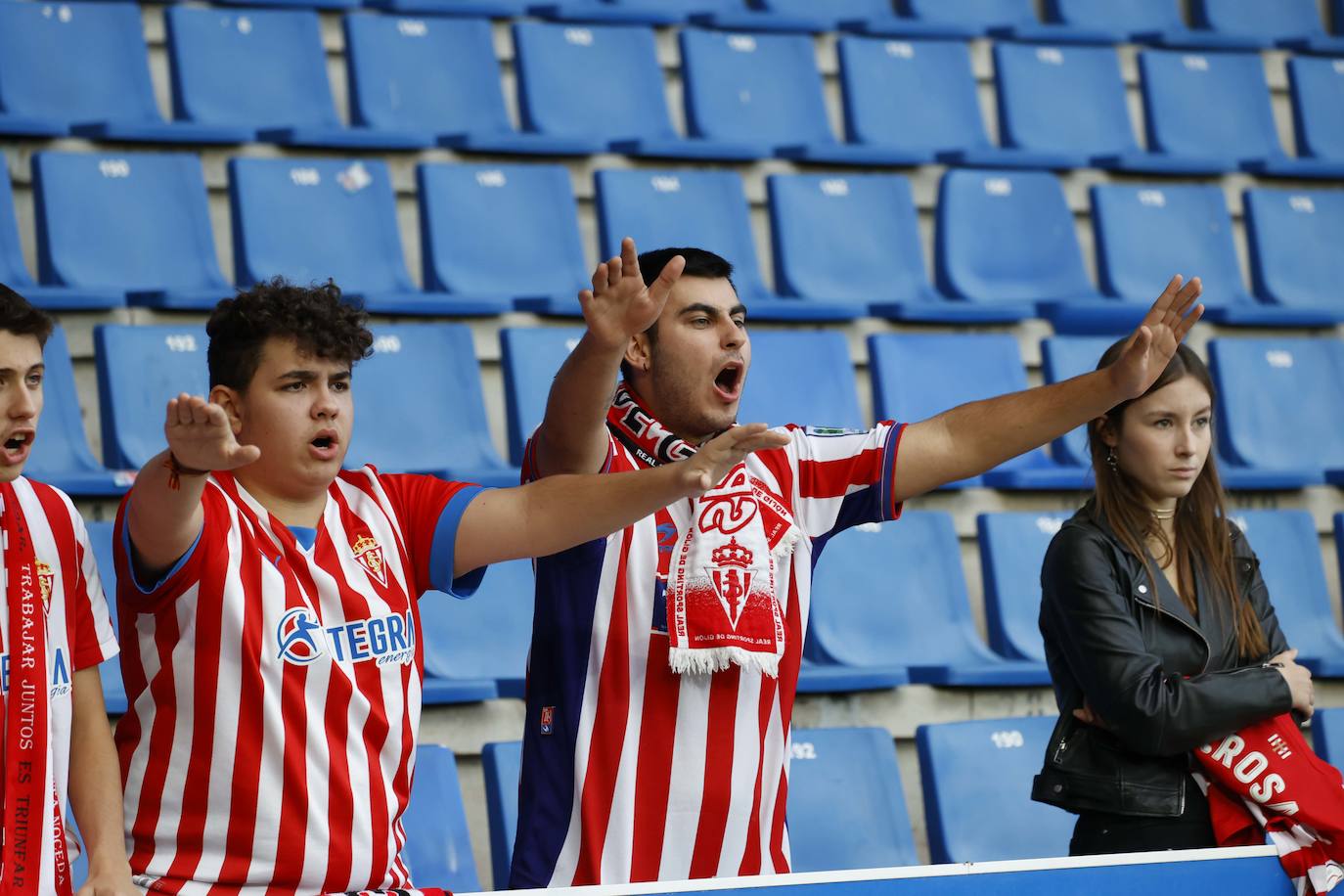 Fotos: ¿Estuviste en el Alavés - Sporting? ¡Búscate!