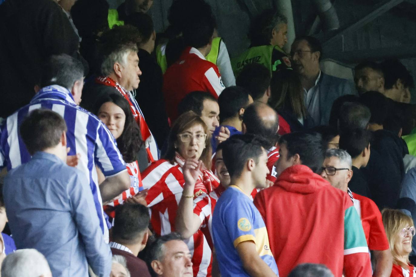 Fotos: ¿Estuviste en el Alavés - Sporting? ¡Búscate!