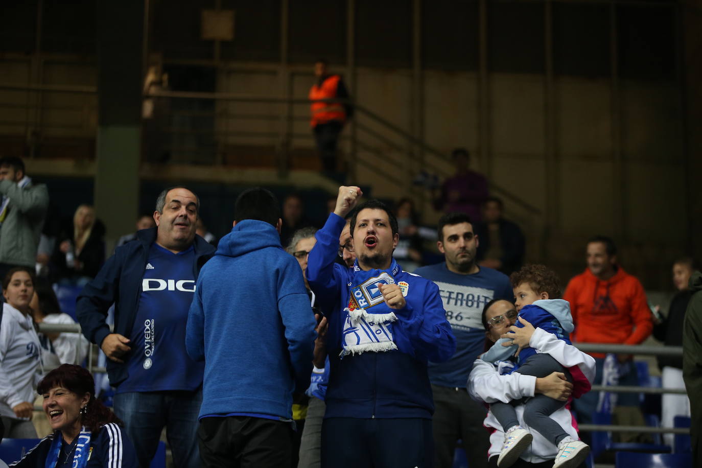 Fotos: ¿Estuviste en el Real Oviedo - Málaga? ¡Búscate!