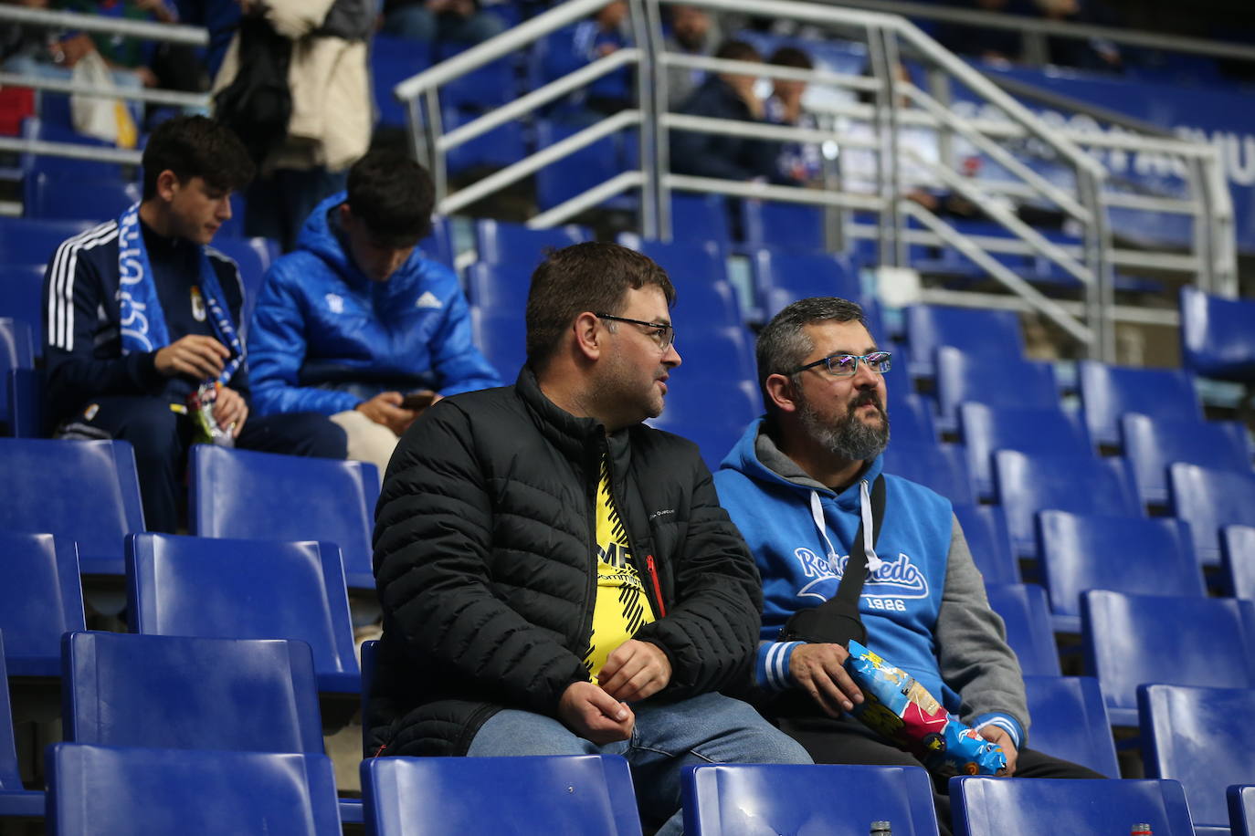 Fotos: ¿Estuviste en el Real Oviedo - Málaga? ¡Búscate!