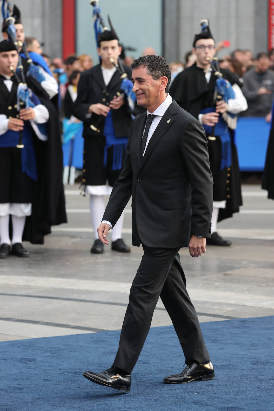 Fotos: Colorido en la alfombra azul de los Premios Princesa