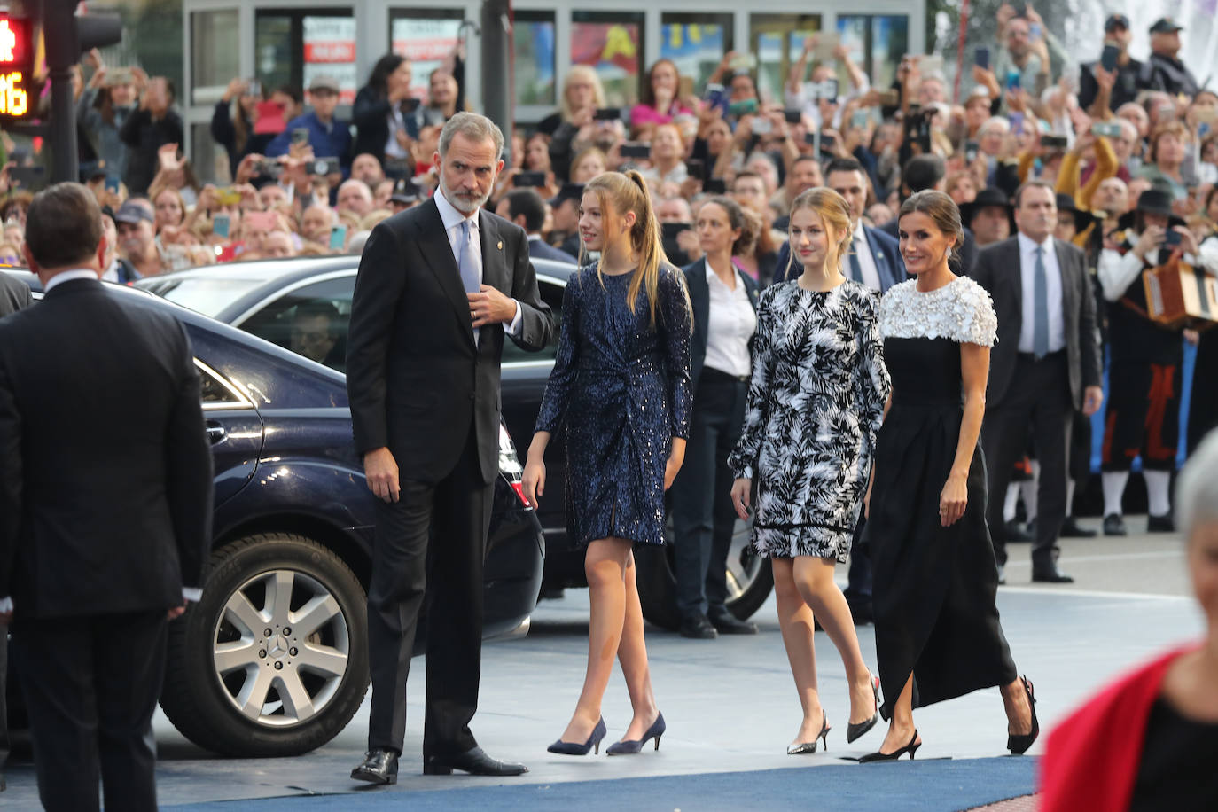 Fotos: Colorido en la alfombra azul de los Premios Princesa