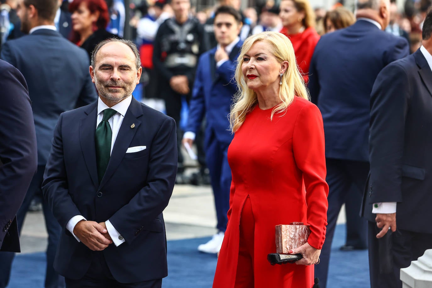 Fotos: Colorido en la alfombra azul de los Premios Princesa