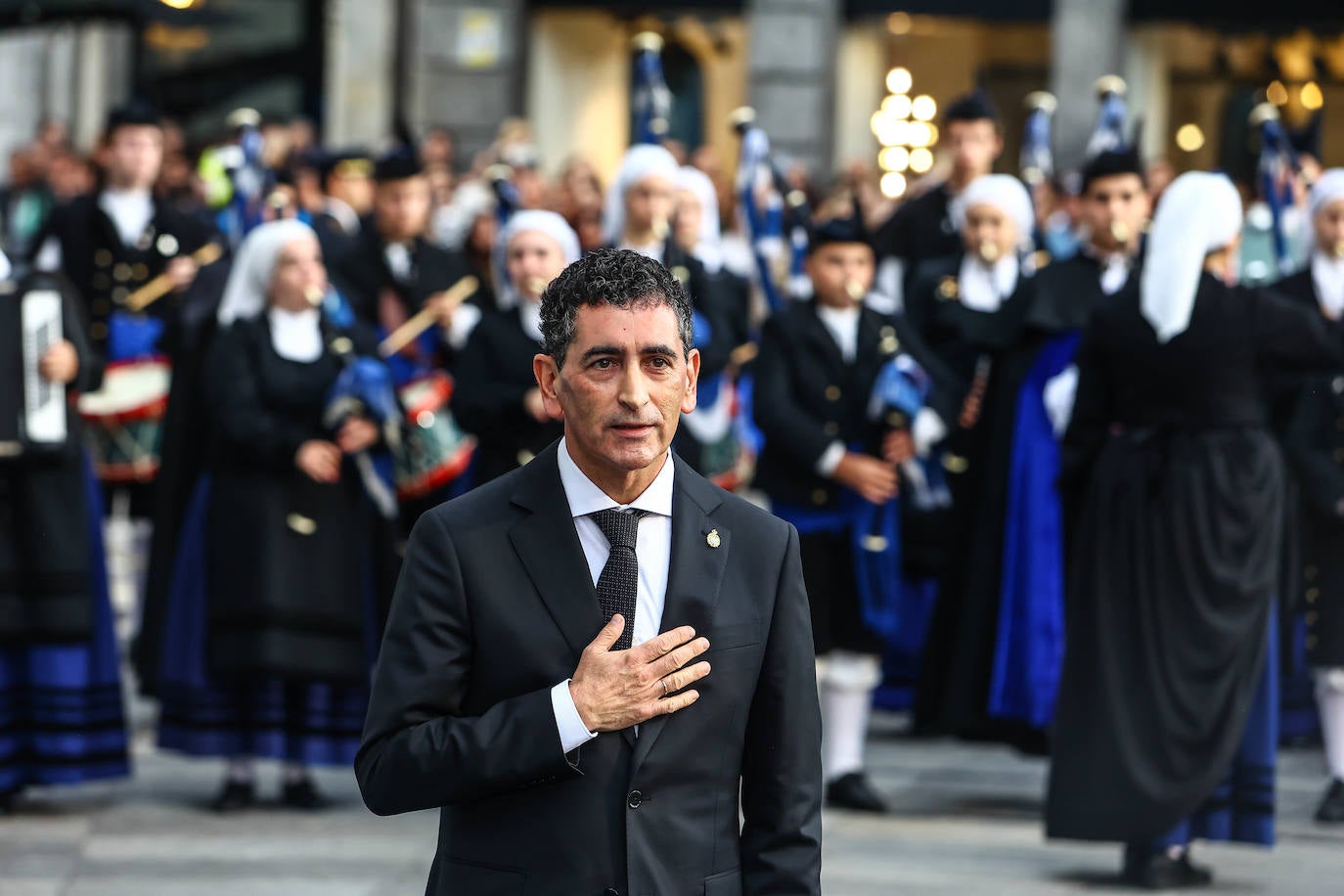 Fotos: Colorido en la alfombra azul de los Premios Princesa