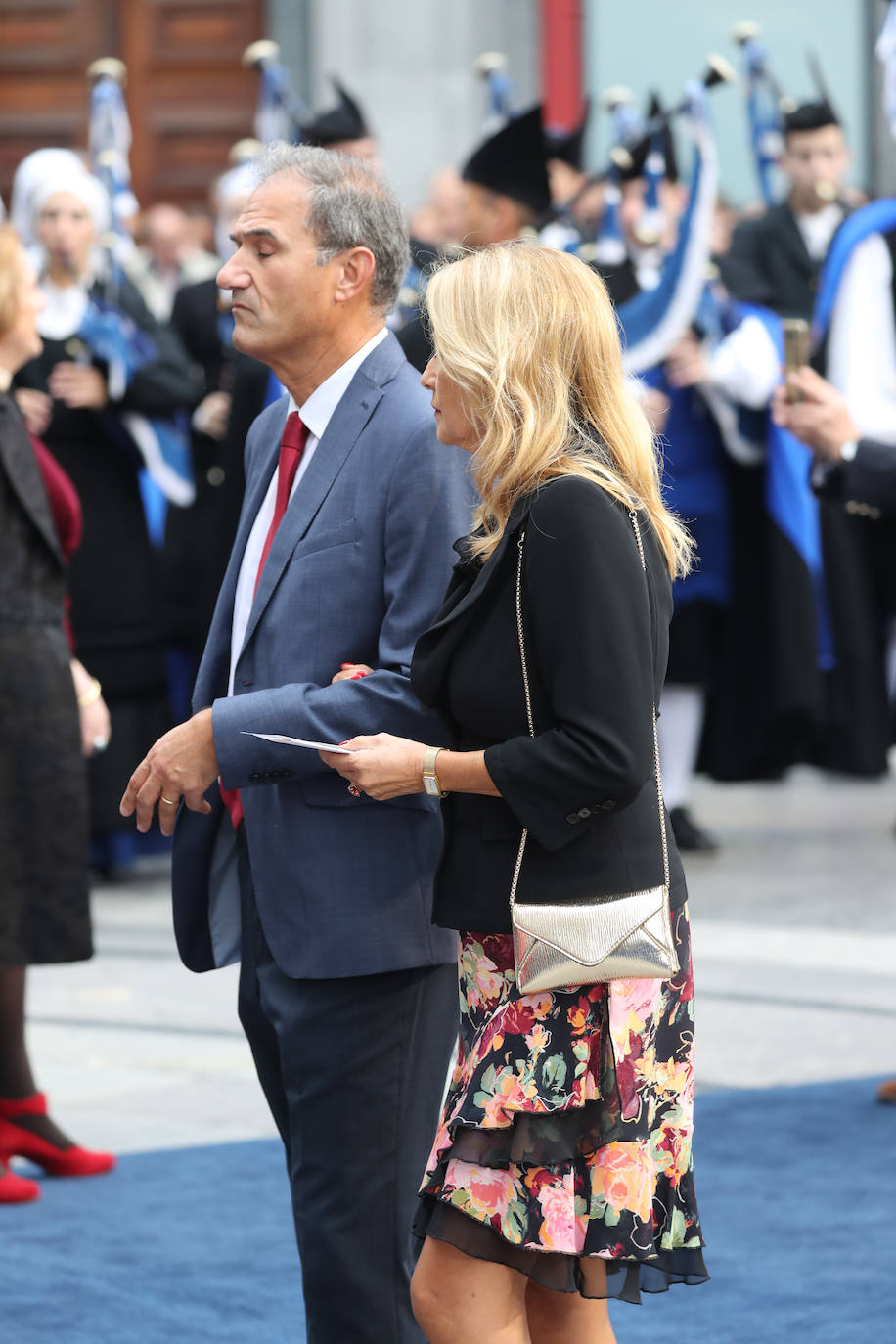 Fotos: Colorido en la alfombra azul de los Premios Princesa