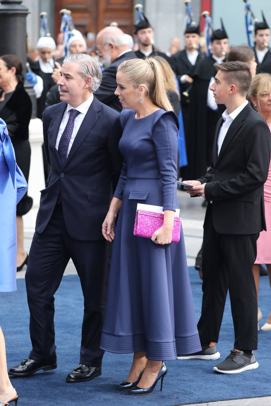 Fotos: Colorido en la alfombra azul de los Premios Princesa