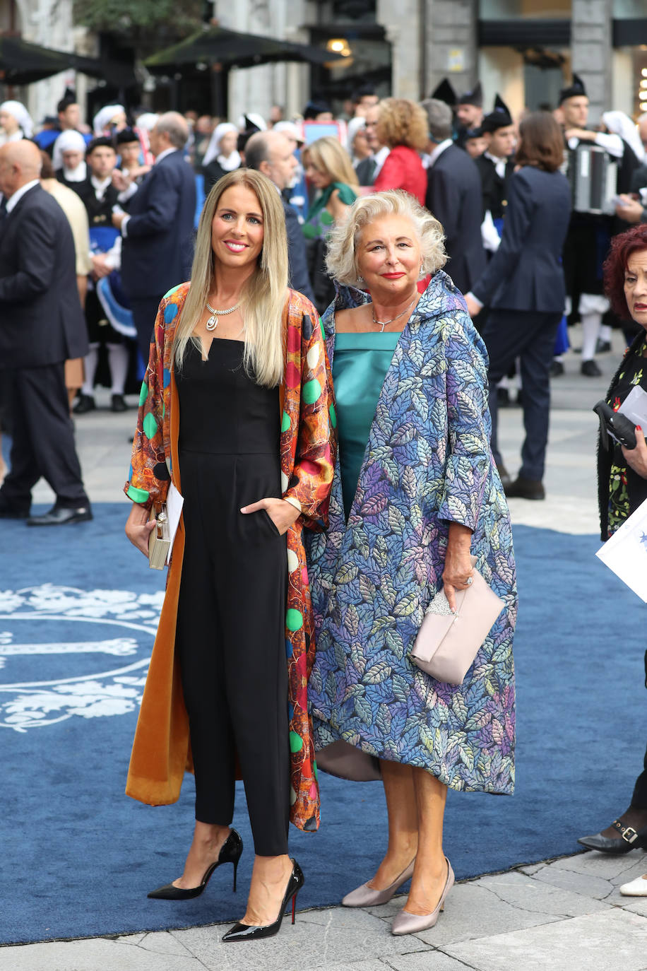 Fotos: Colorido en la alfombra azul de los Premios Princesa