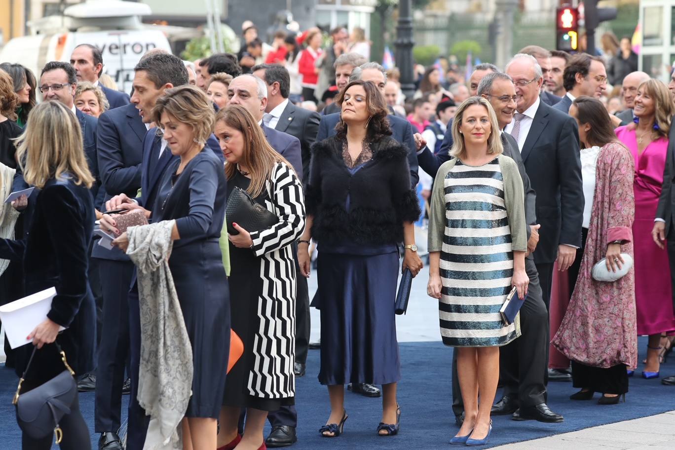 Fotos: Colorido en la alfombra azul de los Premios Princesa