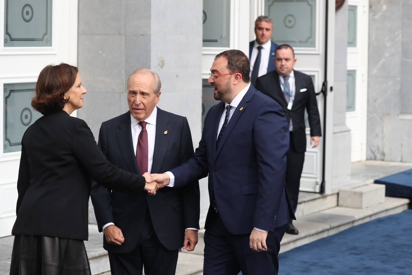 Fotos: Colorido en la alfombra azul de los Premios Princesa