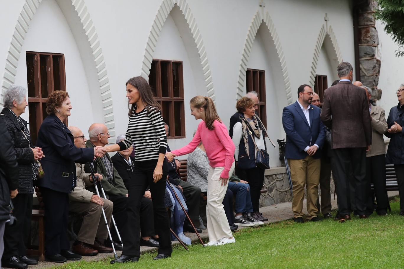 Fotos: Cadavedo, Pueblo Ejemplar y entregado en la visita de los Reyes