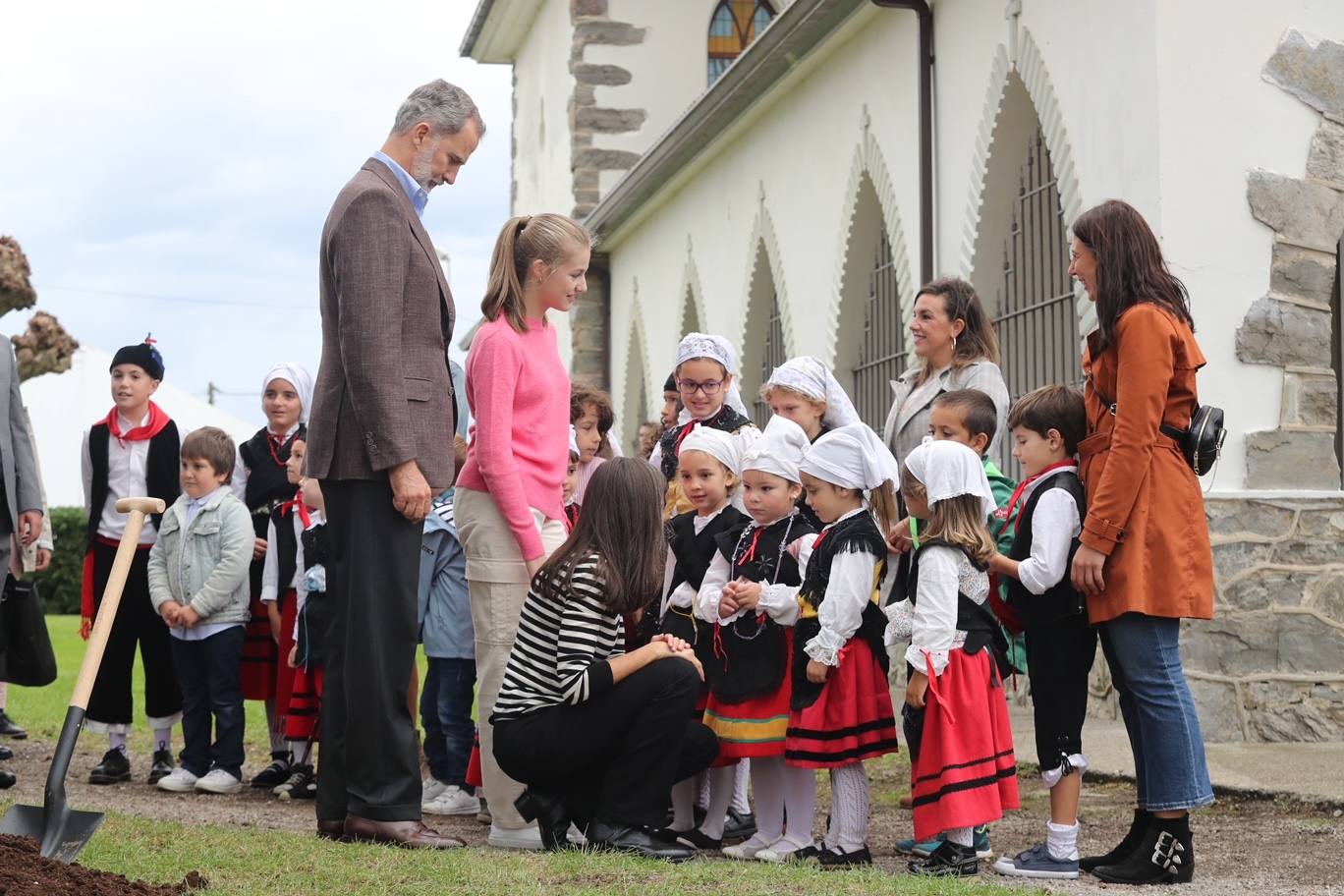 Fotos: Cadavedo, Pueblo Ejemplar y entregado en la visita de los Reyes