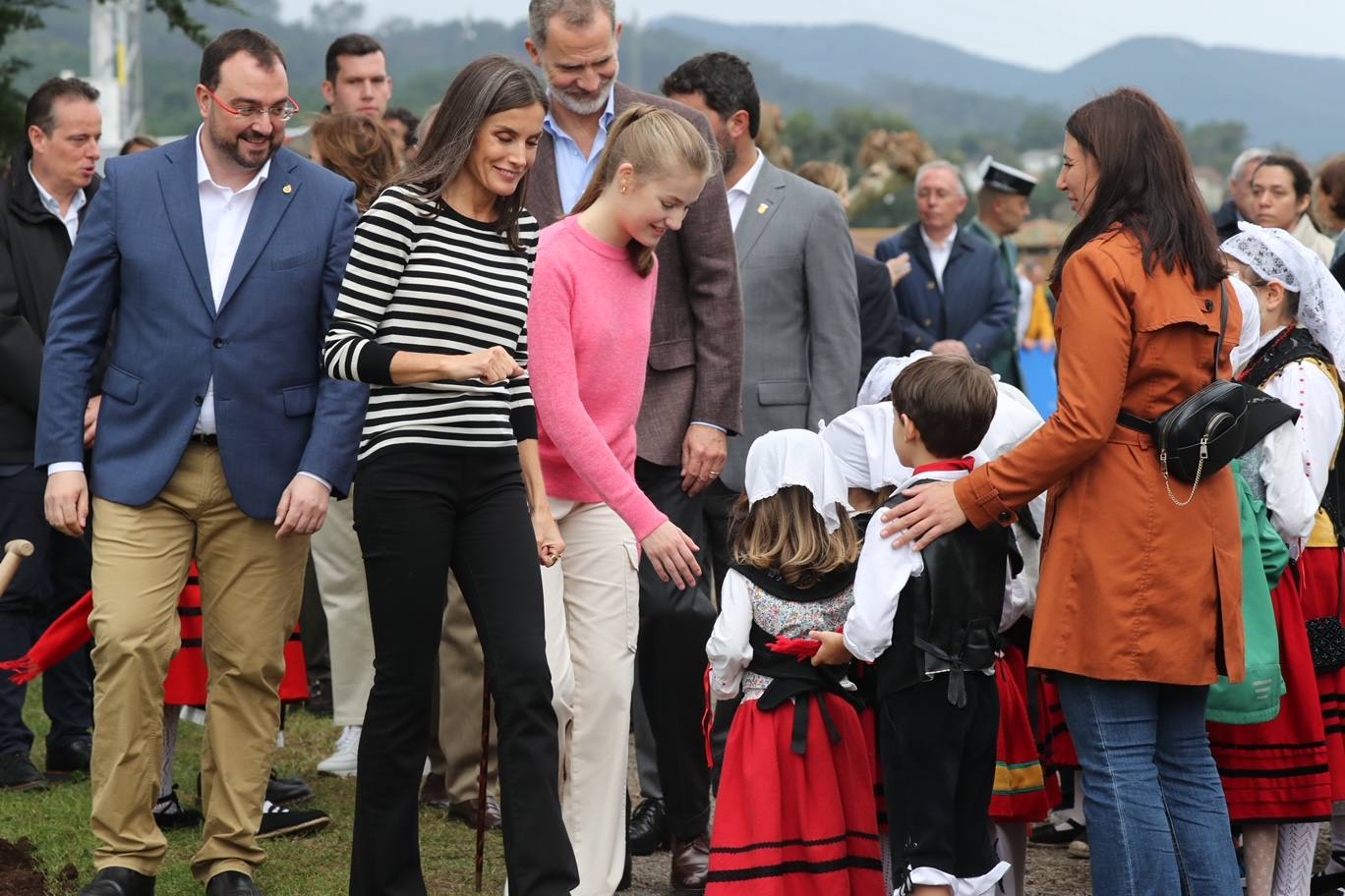 Fotos: Cadavedo, Pueblo Ejemplar y entregado en la visita de los Reyes