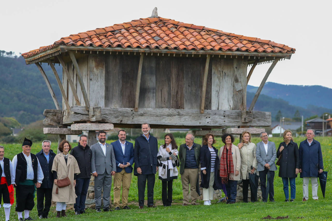 Fotos: Cadavedo, Pueblo Ejemplar y entregado en la visita de los Reyes