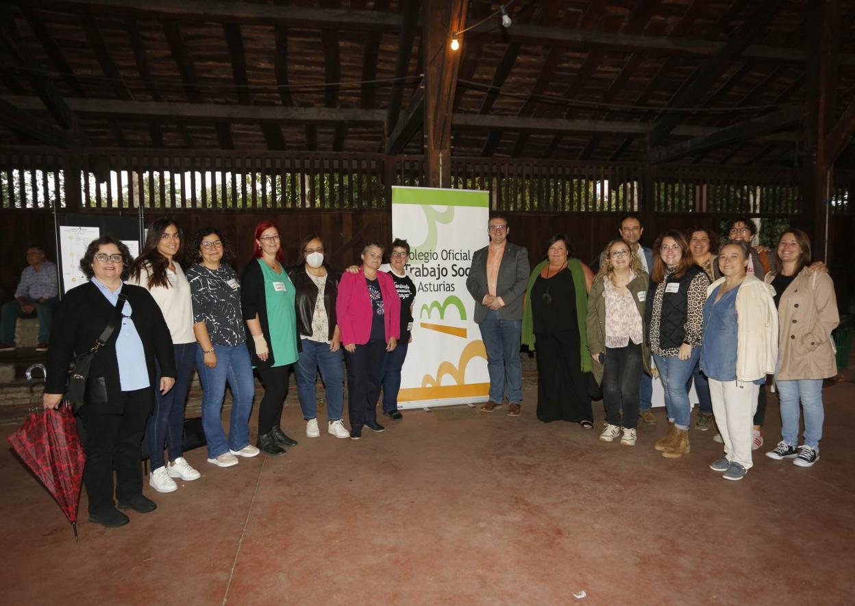 Colegiadas y autoridades durante la celebración en el Tendayu. 