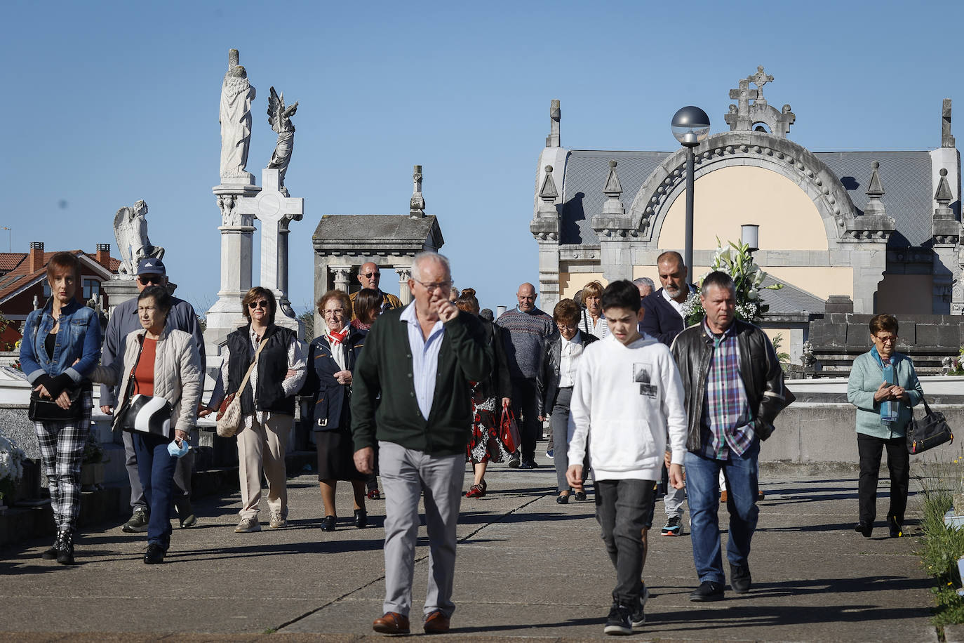 Fotos: Asturias, fiel a la tradición en el día de Todos los Santos