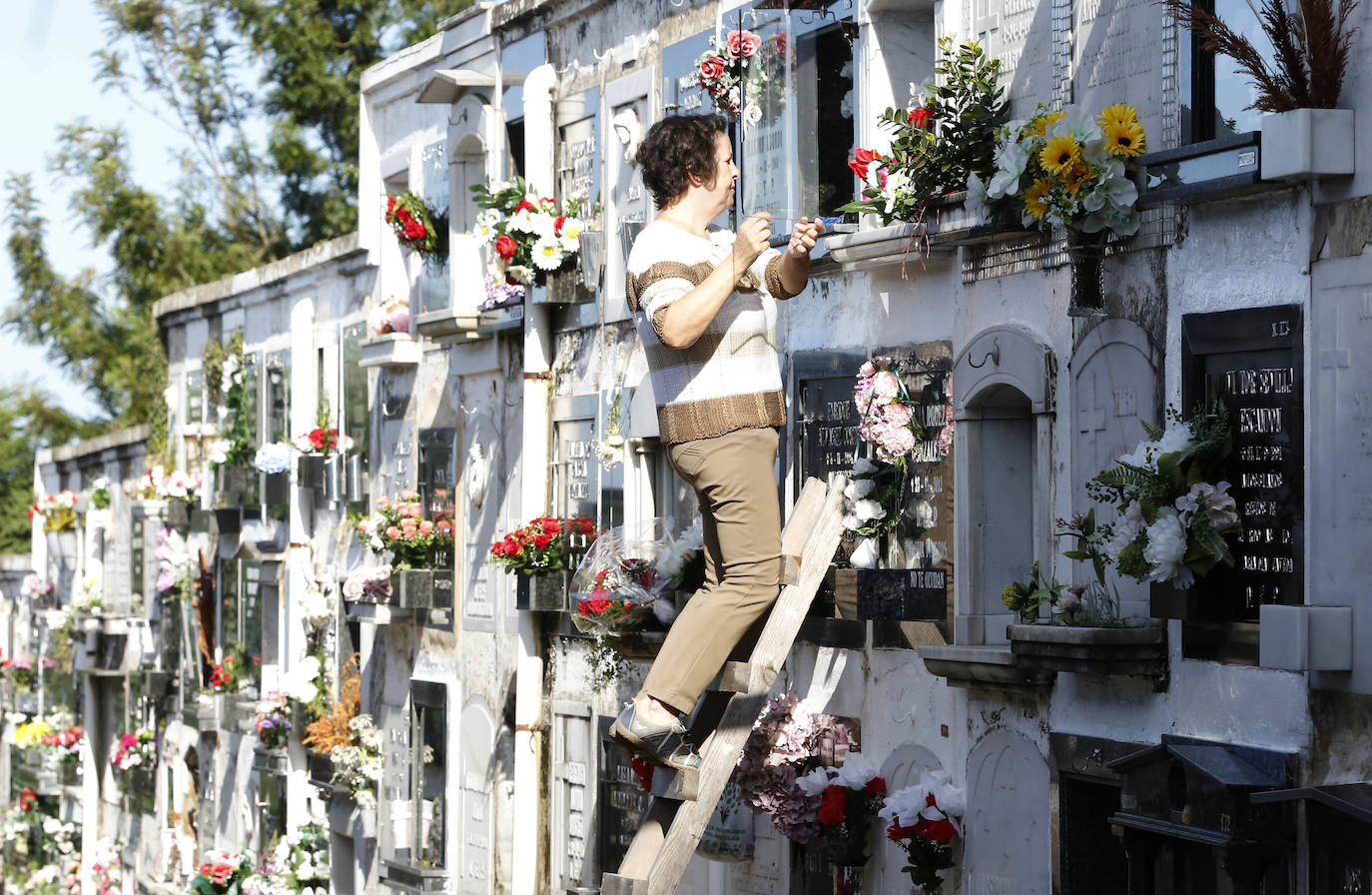 Fotos: Asturias, fiel a la tradición en el día de Todos los Santos