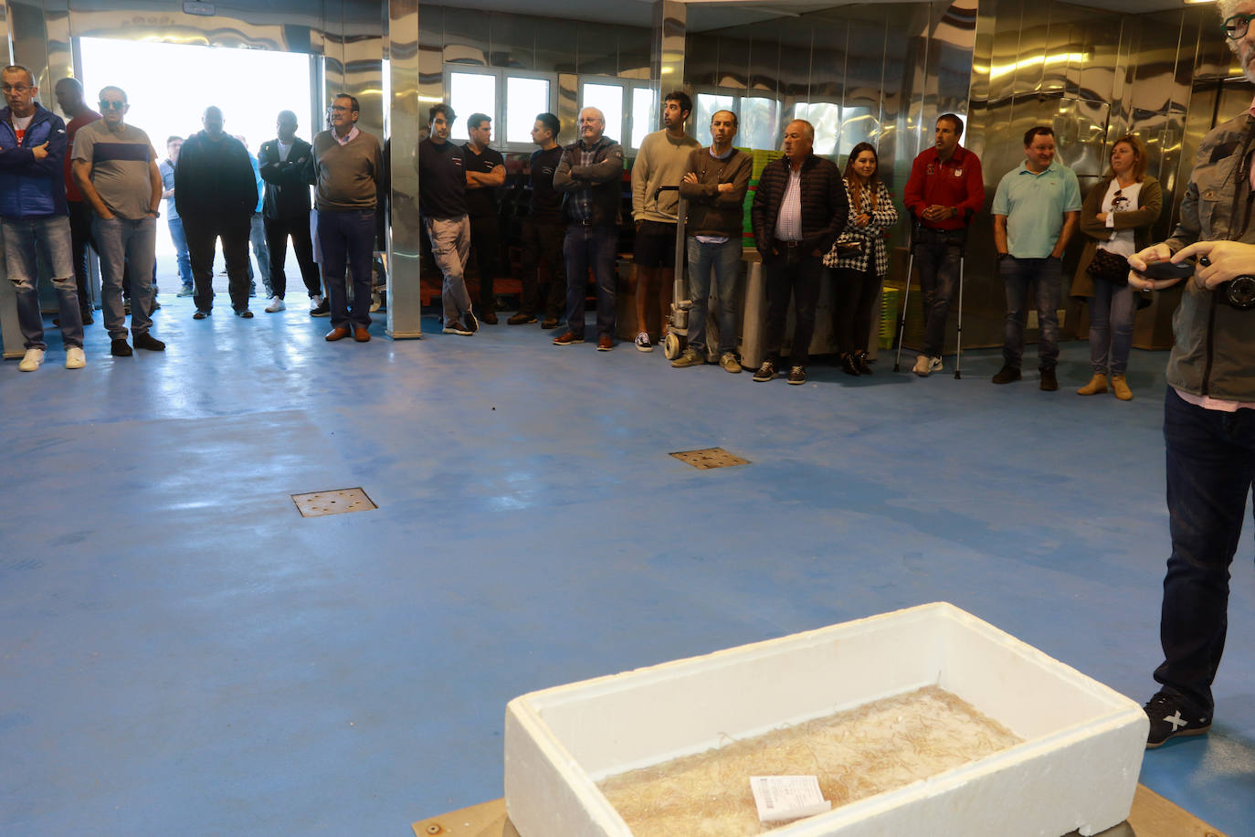 Fotos: Nuevo récord en Ribadesella: la primera angula a 7.280 euros el kilo