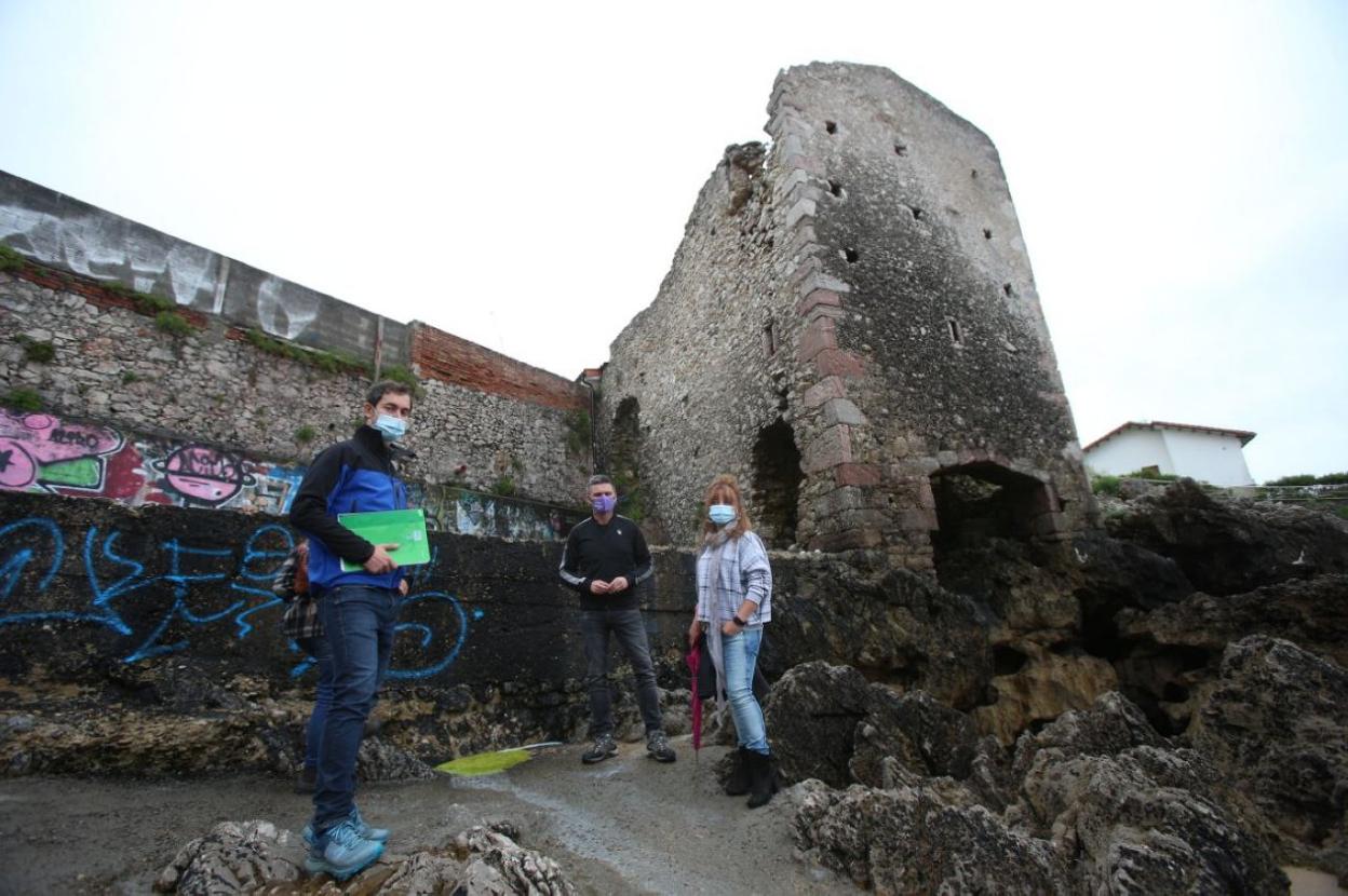 Diego Ruiz de la Peña, Rafael Palacios y Ulitai Rodríguez, en la torre. 