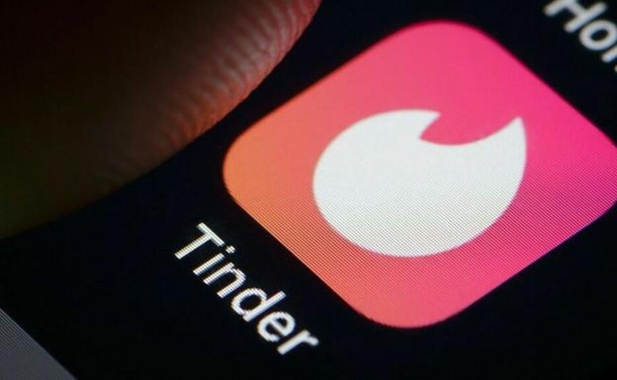 La Policía detiene a un hombre que utilizaba Tinder para quedar con sus víctimas y abusar sexualmente de ellas 