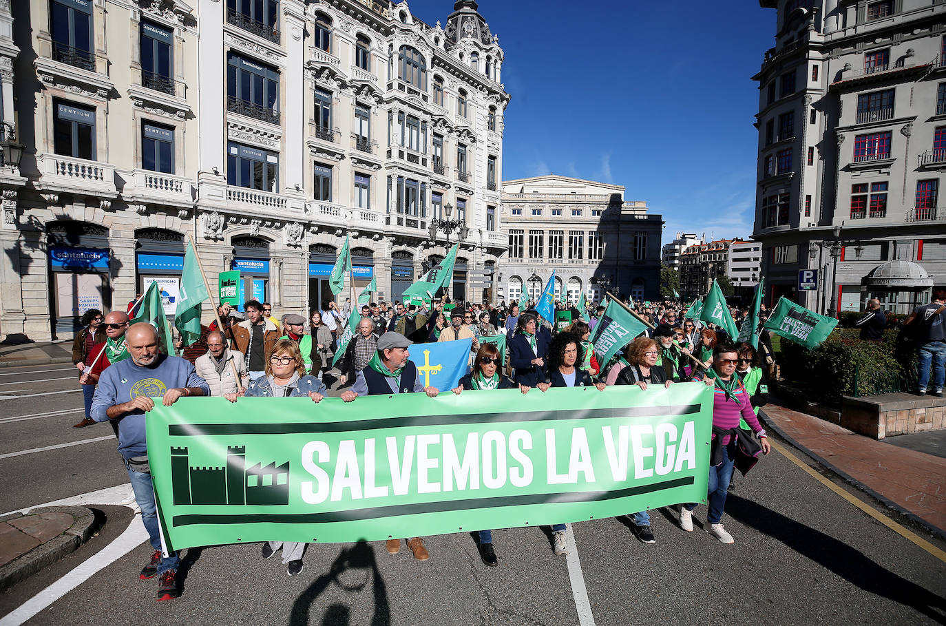 Fotos: «No nos pueden arrebatar La Vega, no lo podemos consentir»