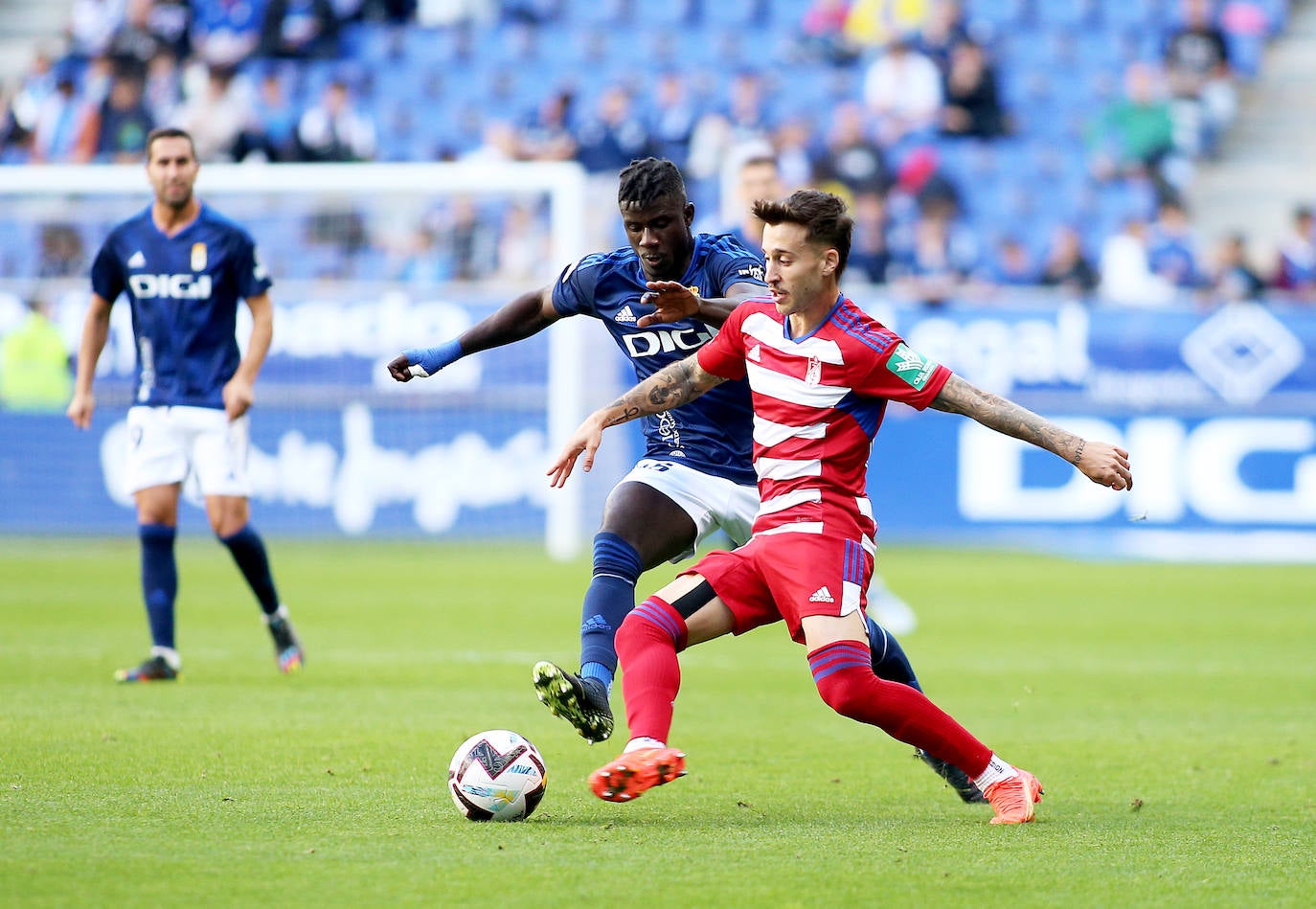 Fotos: Las mejores jugadas del Real Oviedo - Granada