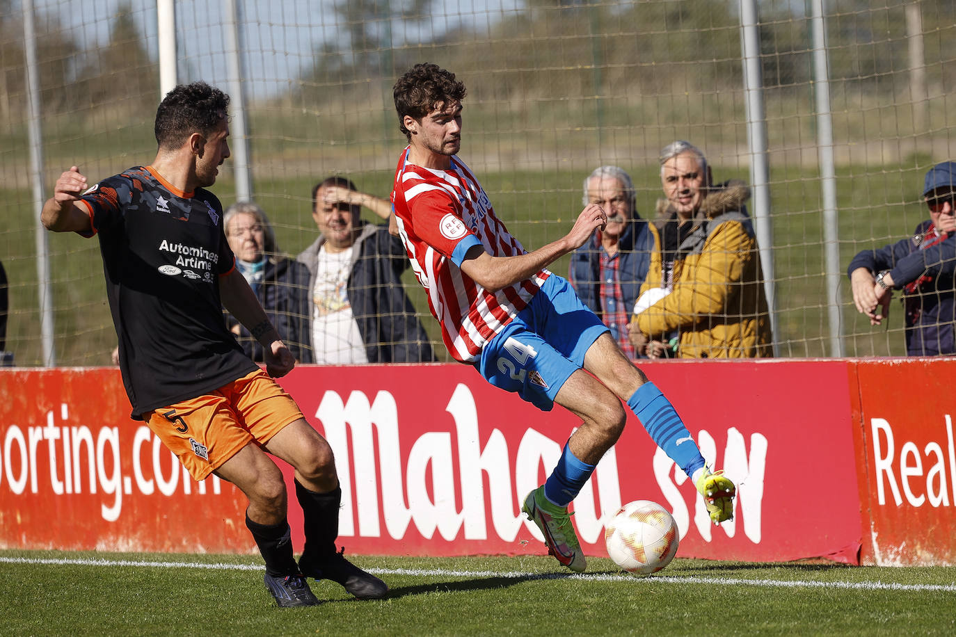 Fotos: Las mejores imágenes del Sporting B - Caudal