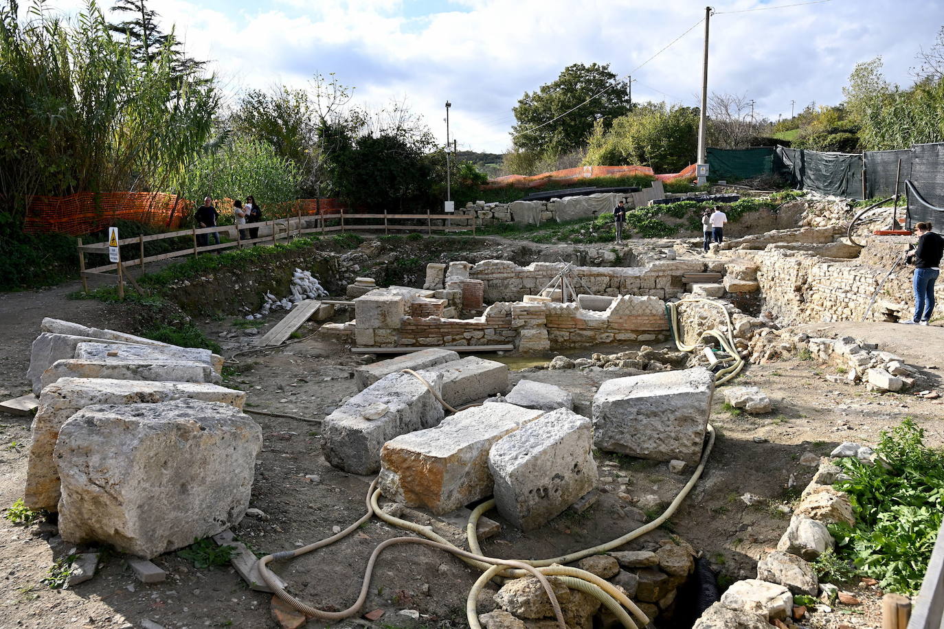 Fotos: Un tesoro en bronce romano emerge en la Toscana